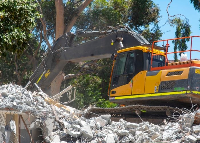 Demolition,Of,Old,Apartments,Building